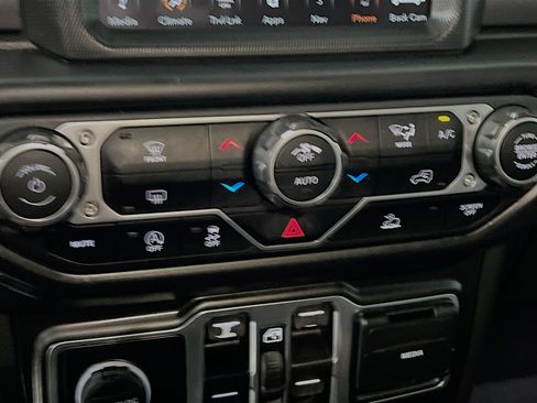 Used 2022 Jeep Gladiator Mojave image 26