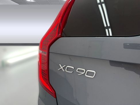 Used 2023 Volvo XC90 B6 Ultimate w/ Lounge Package image 11