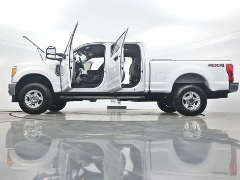 Used 2017 Ford F250 XLT image 37