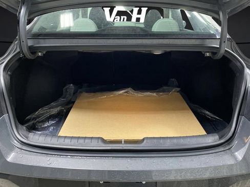 New 2026 Hyundai Elantra Limited image 16