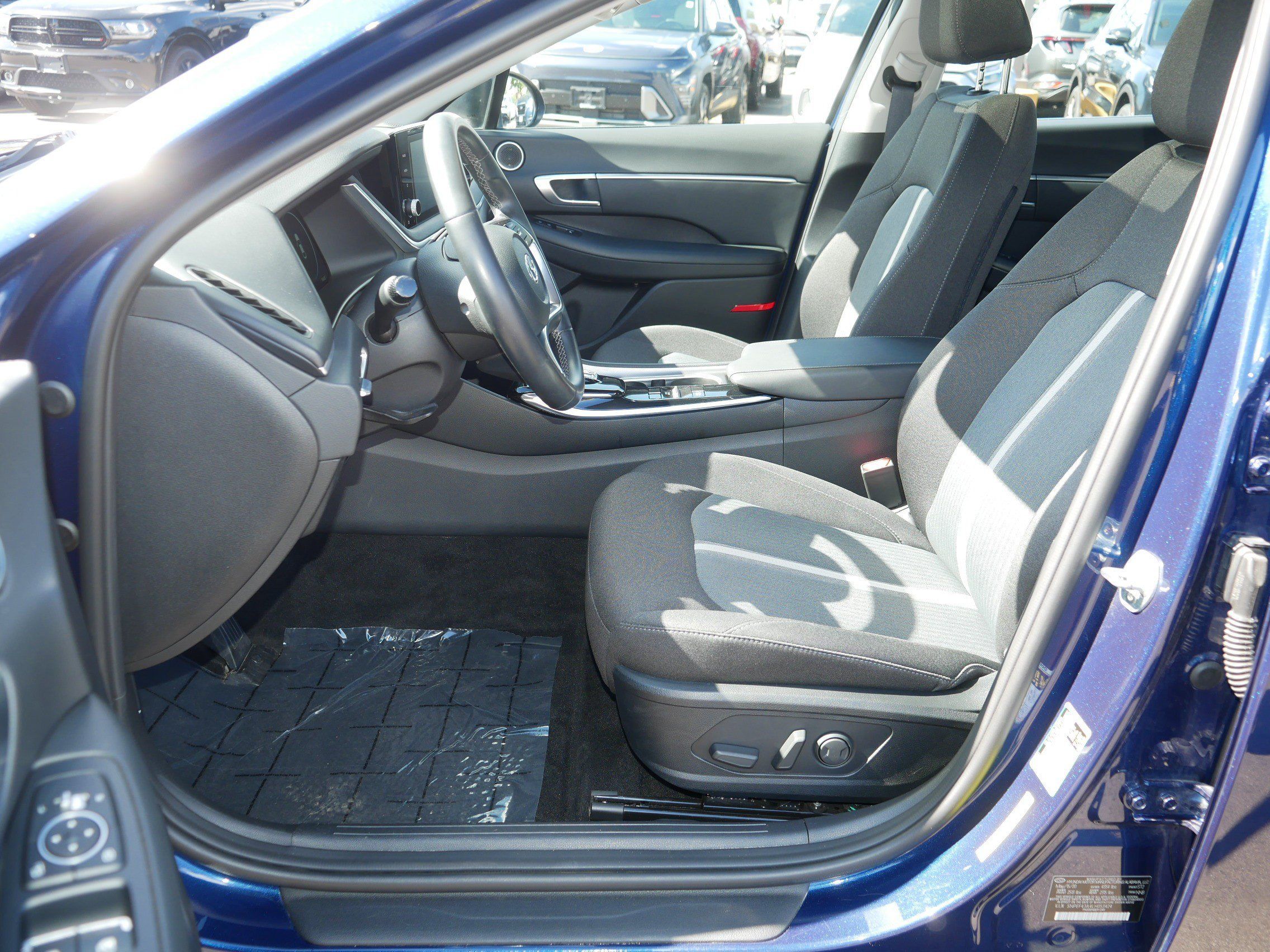 Used 2020 Hyundai Sonata SEL w/ Convenience + Sunroof Package FWD image 12