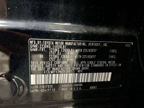 Used 2021 Toyota RAV4 LE AWD/4WD image 27