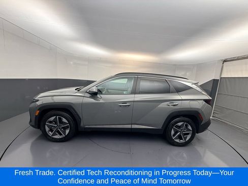 Used 2025 Hyundai Tucson SEL FWD image 2