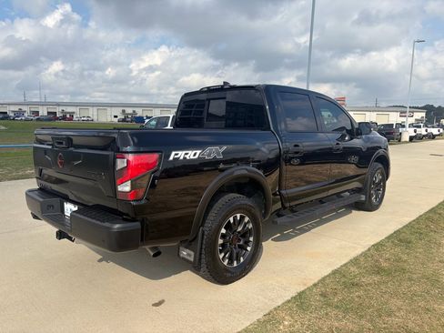 Used 2023 Nissan Titan PRO-4X w/ Pro-4x Convenience Package image 8