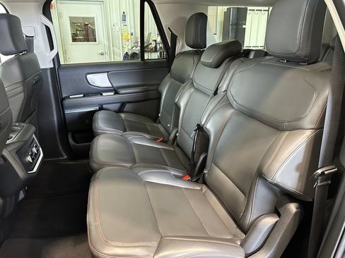 Used 2025 Ford Expedition Max Active AWD/4WD image 27