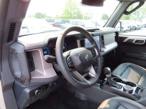 New 2026 Ford Bronco Outer Banks AWD/4WD image 9