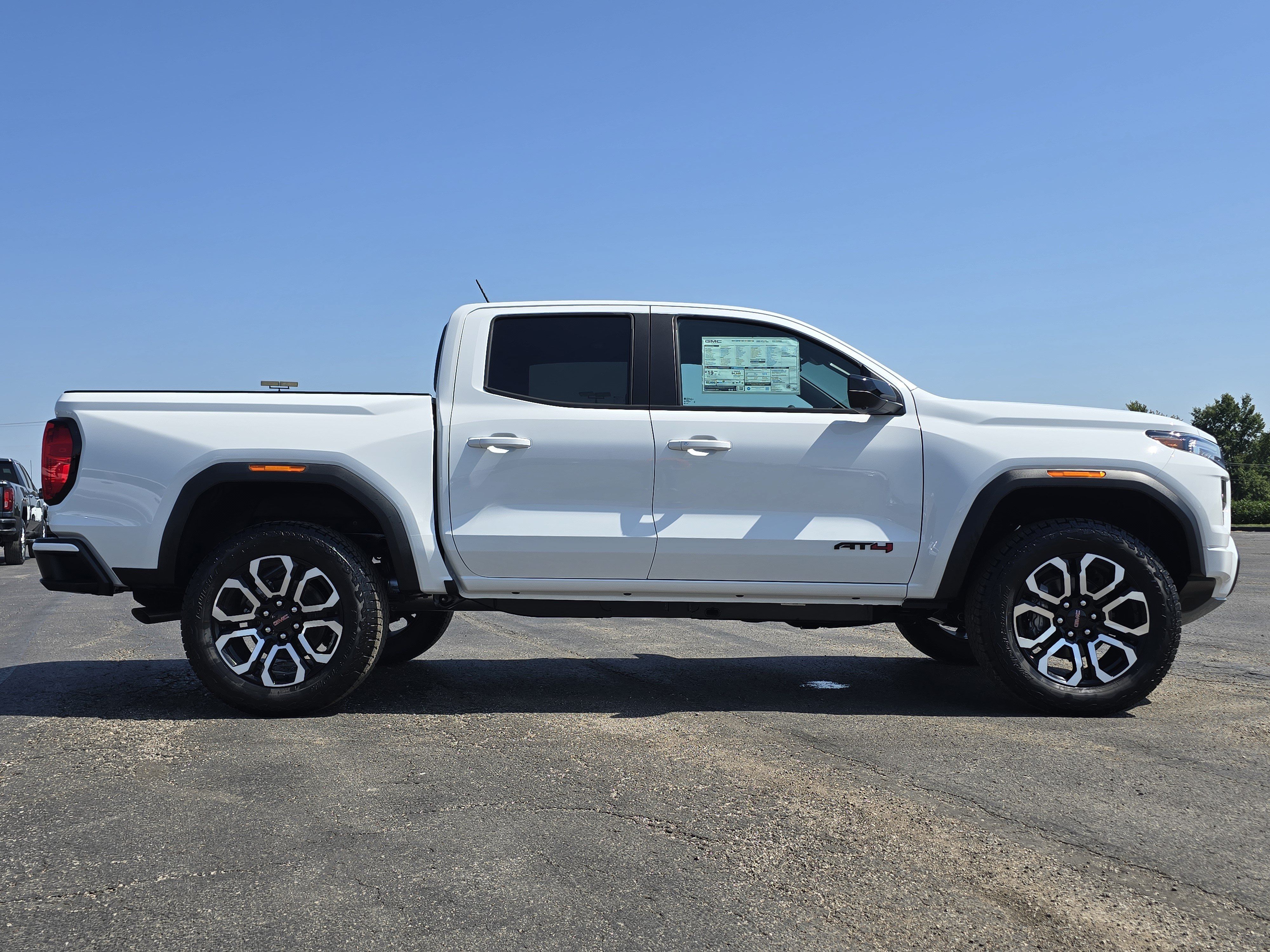 New 2026 GMC Canyon AT4 w/ Technology Plus Package AWD/4WD image 4