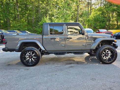 Used 2020 Jeep Gladiator Overland image 8