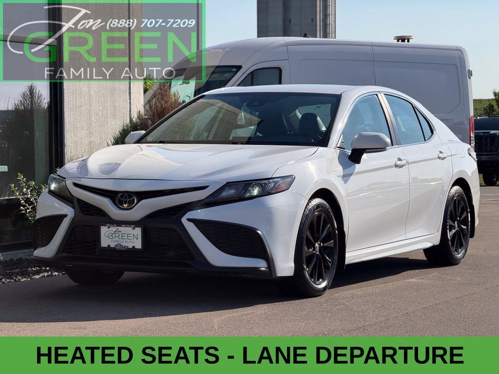 Used 2024 Toyota Camry SE FWD image 1