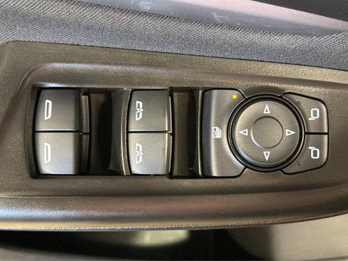 Used 2023 Chevrolet Bolt EUV LT w/ Driver Confidence Package FWD image 16