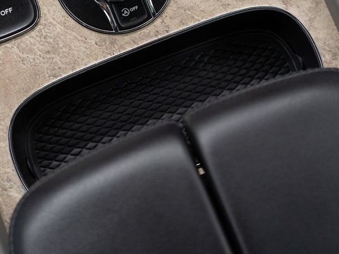 Certified 2023 Bentley Bentayga AWD/4WD image 31