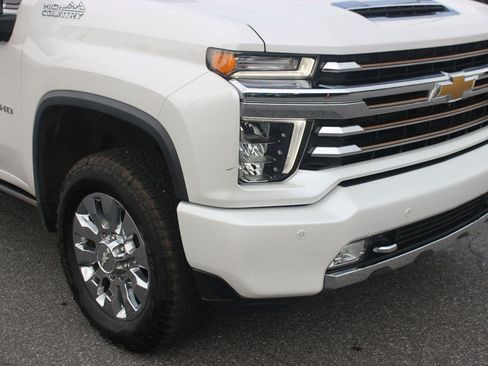 Used 2023 Chevrolet Silverado 2500 High Country AWD/4WD image 9