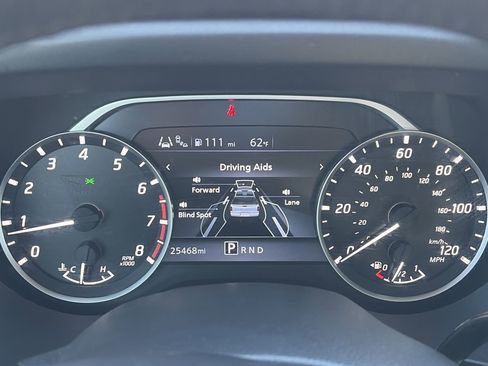 Used 2024 Nissan Titan SV w/ SV Convenience Package image 21