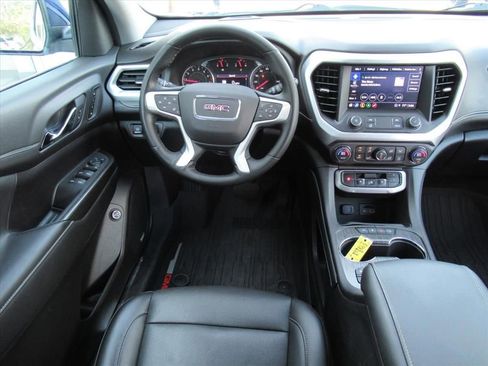 Used 2023 GMC Acadia SLT w/ Preferred Package image 14