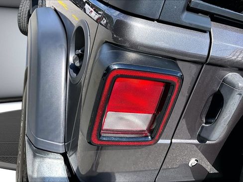 Used 2019 Jeep Wrangler Unlimited Sport S AWD/4WD image 23