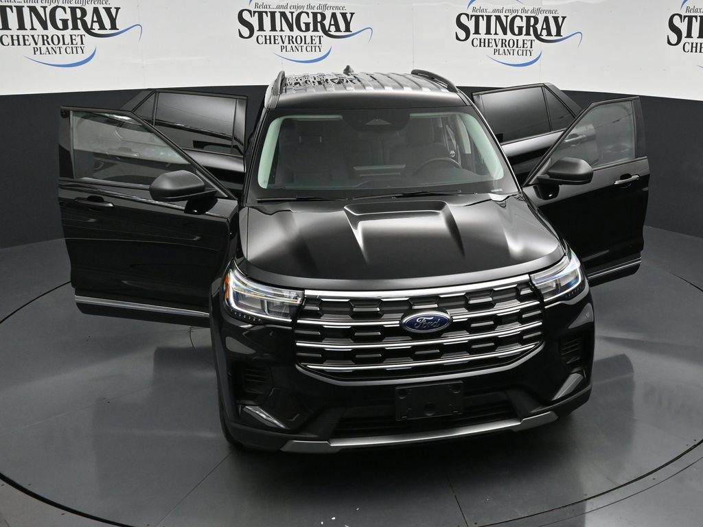 Used 2025 Ford Explorer Active RWD image 43