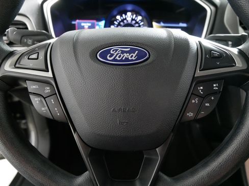 Used 2019 Ford Fusion SE image 25