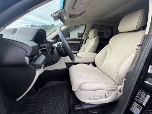 Used 2022 Genesis GV80 2.5T w/ Prestige Package 04 AWD/4WD image 7
