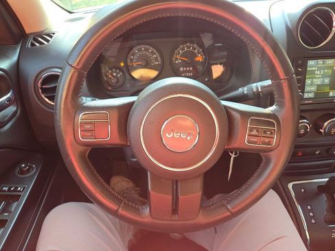 Used 2016 Jeep Patriot Latitude FWD image 23