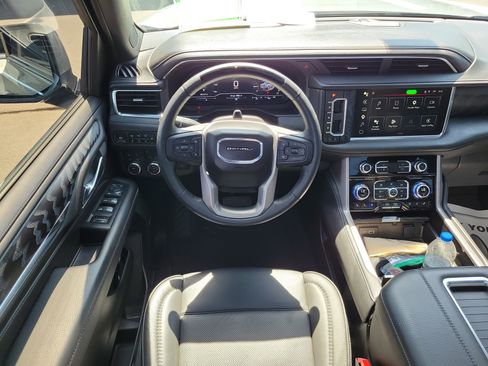 Used 2024 GMC Yukon Denali w/ Advanced Technology Package AWD/4WD image 11