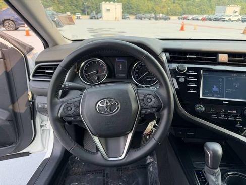 Used 2020 Toyota Camry SE FWD image 13