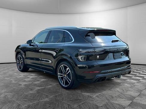 Used 2023 Porsche Cayenne Turbo AWD/4WD image 3