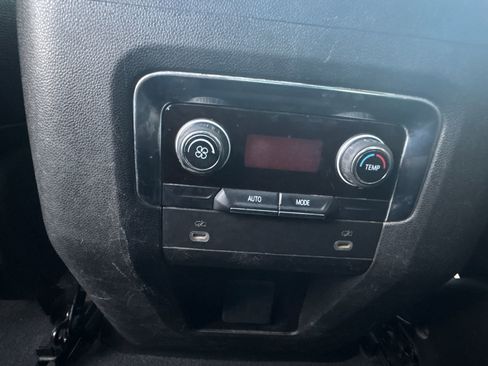 Used 2023 Chevrolet Tahoe Z71 image 28