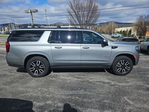 Used 2024 GMC Yukon XL AT4 w/ AT4 Premium Plus Package image 7
