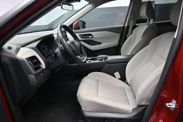 Used 2025 Nissan Rogue SV AWD/4WD image 13