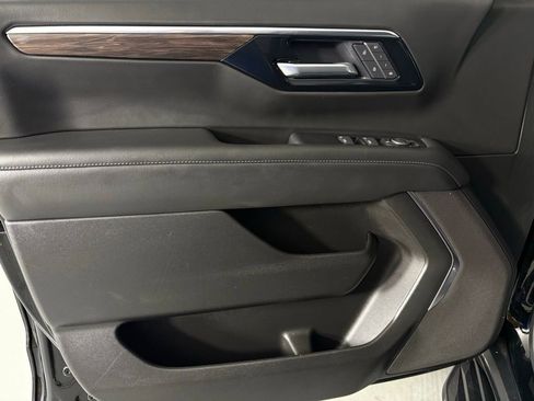 Used 2025 Chevrolet Tahoe LT image 17