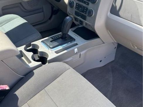 Used 2010 Ford Escape XLT FWD image 13