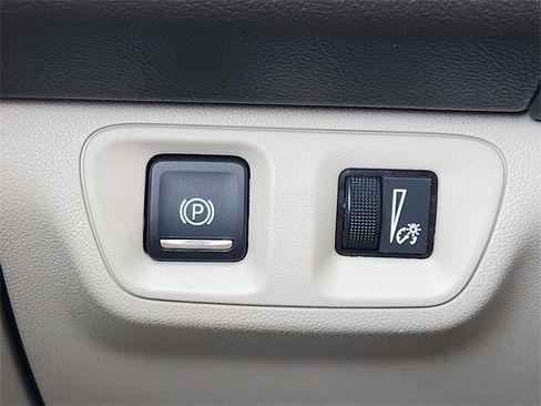 Used 2018 GMC Acadia Denali w/ Technology Package image 28