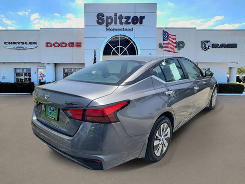 Used 2023 Nissan Altima 2.5 S FWD image 3