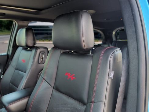 Used 2018 Dodge Durango R/T w/ Technology Group AWD/4WD image 16