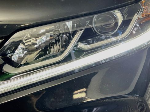 Used 2017 Honda Accord EX-L image 12