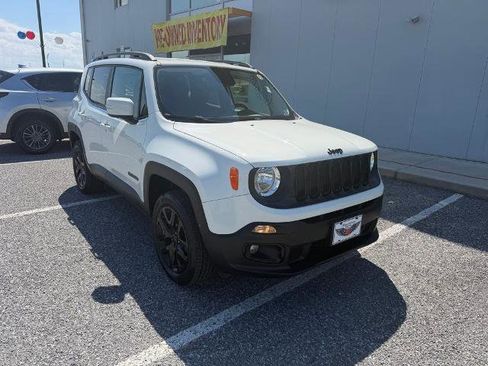 Used 2017 Jeep Renegade Altitude AWD/4WD image 2