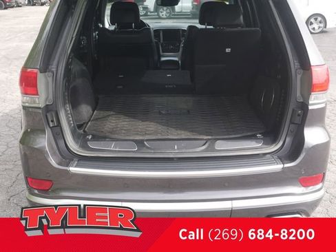 Used 2017 Jeep Grand Cherokee Summit w/ Platinum Series Group AWD/4WD image 17