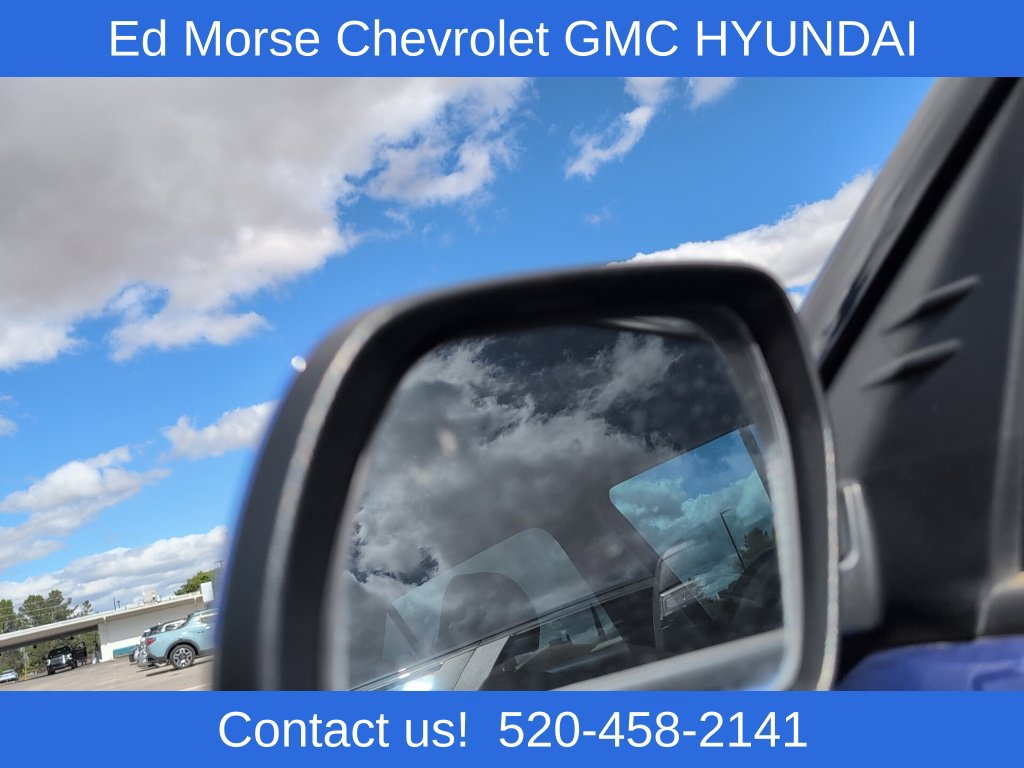 Used 2022 Hyundai Venue Limited FWD image 13