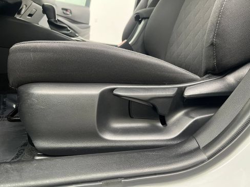 Used 2024 Toyota Corolla LE FWD image 13