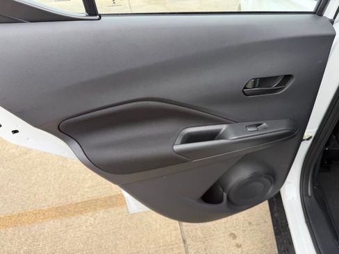 Used 2025 Nissan Kicks Play S image 14