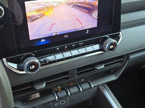 Used 2025 Chevrolet Colorado Trail Boss AWD/4WD image 24