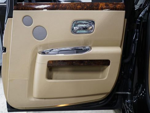 Used 2010 Rolls-Royce Ghost RWD image 37