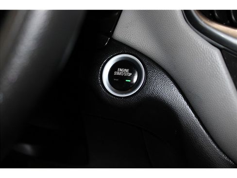 Used 2019 Chevrolet Equinox LS image 31