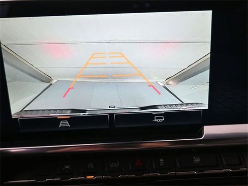 Used 2024 GMC Sierra 1500 SLT image 32