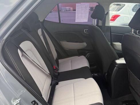 Used 2020 Hyundai Venue SEL FWD image 22