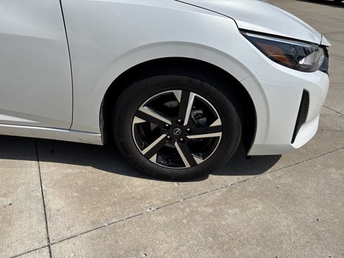 Used 2025 Nissan Sentra SV FWD image 33
