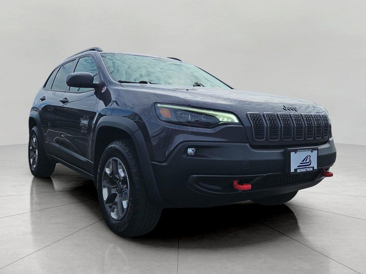 Used 2019 Jeep Cherokee Trailhawk w/ Comfort/Convenience Group AWD/4WD image 1