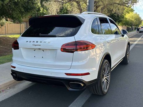 Used 2016 Porsche Cayenne AWD/4WD image 8