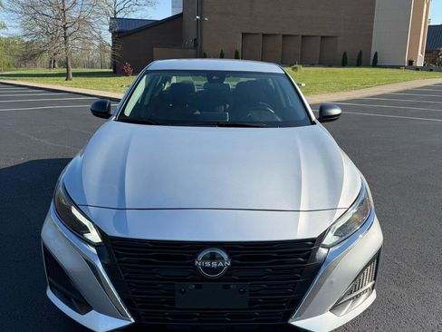 Used 2024 Nissan Altima 2.5 SV image 7