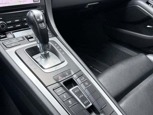 Used 2017 Porsche 911 Carrera 4 AWD/4WD image 17